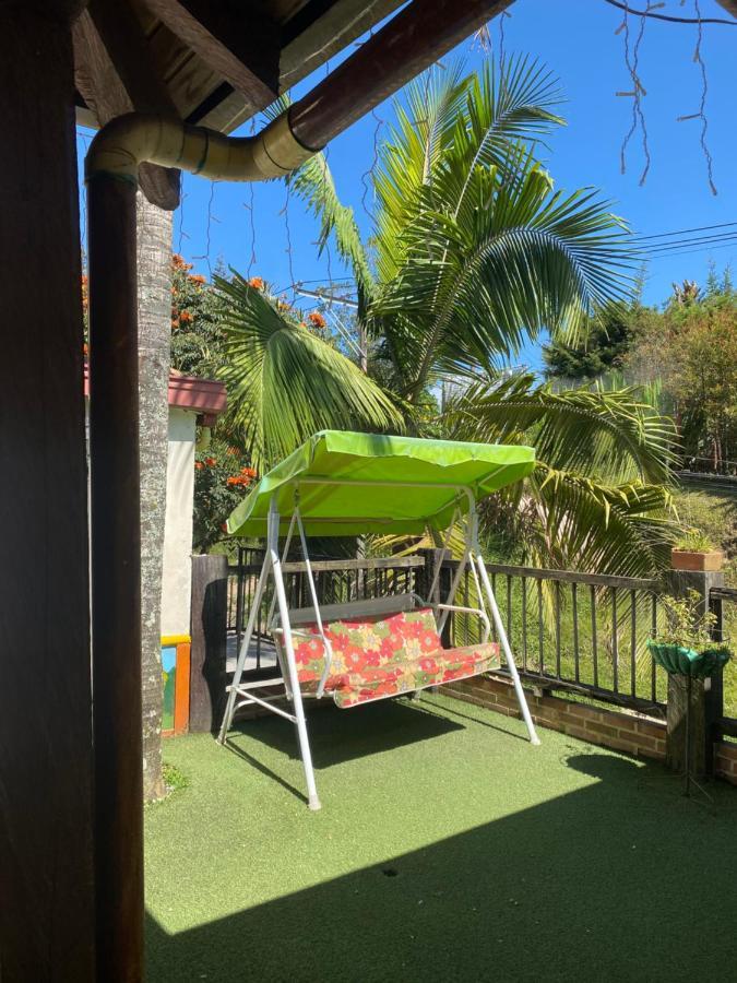 Oak Tree House Guest House Guatapé Екстериор снимка