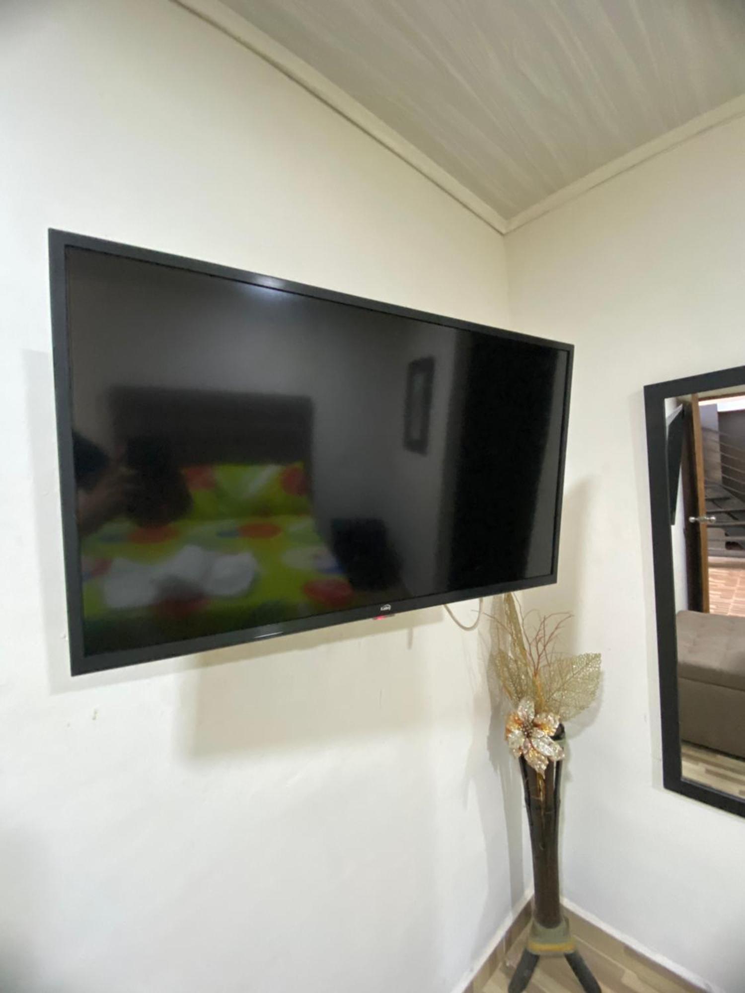 Oak Tree House Guest House Guatapé Екстериор снимка