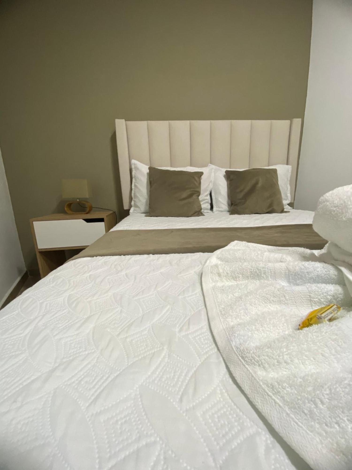 Oak Tree House Guest House Guatapé Екстериор снимка