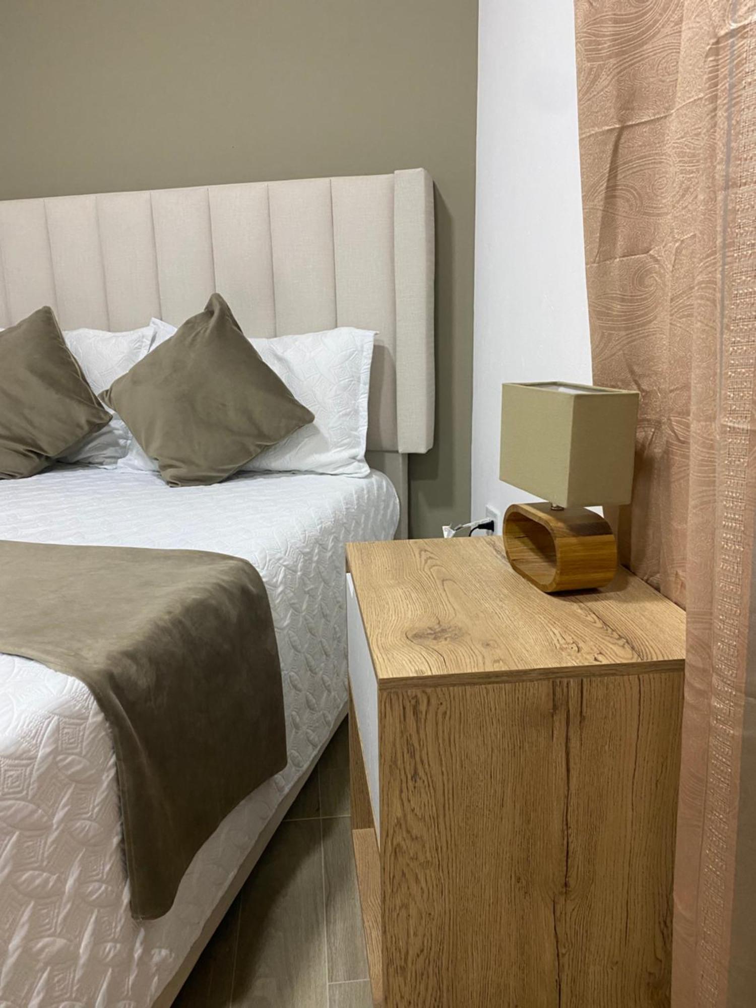 Oak Tree House Guest House Guatapé Екстериор снимка