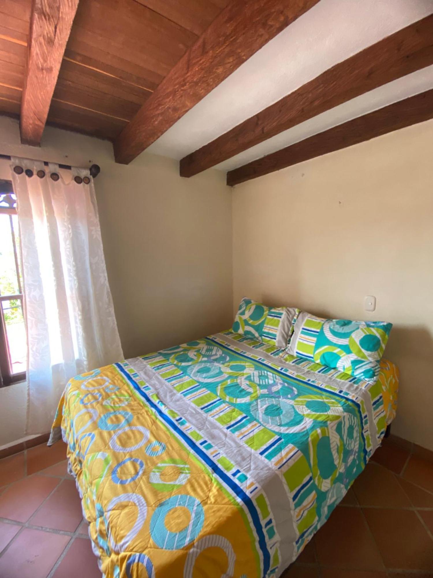 Oak Tree House Guest House Guatapé Екстериор снимка