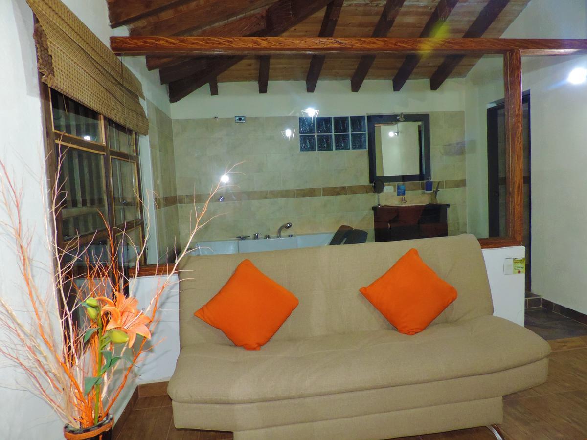 Oak Tree House Guest House Guatapé Екстериор снимка